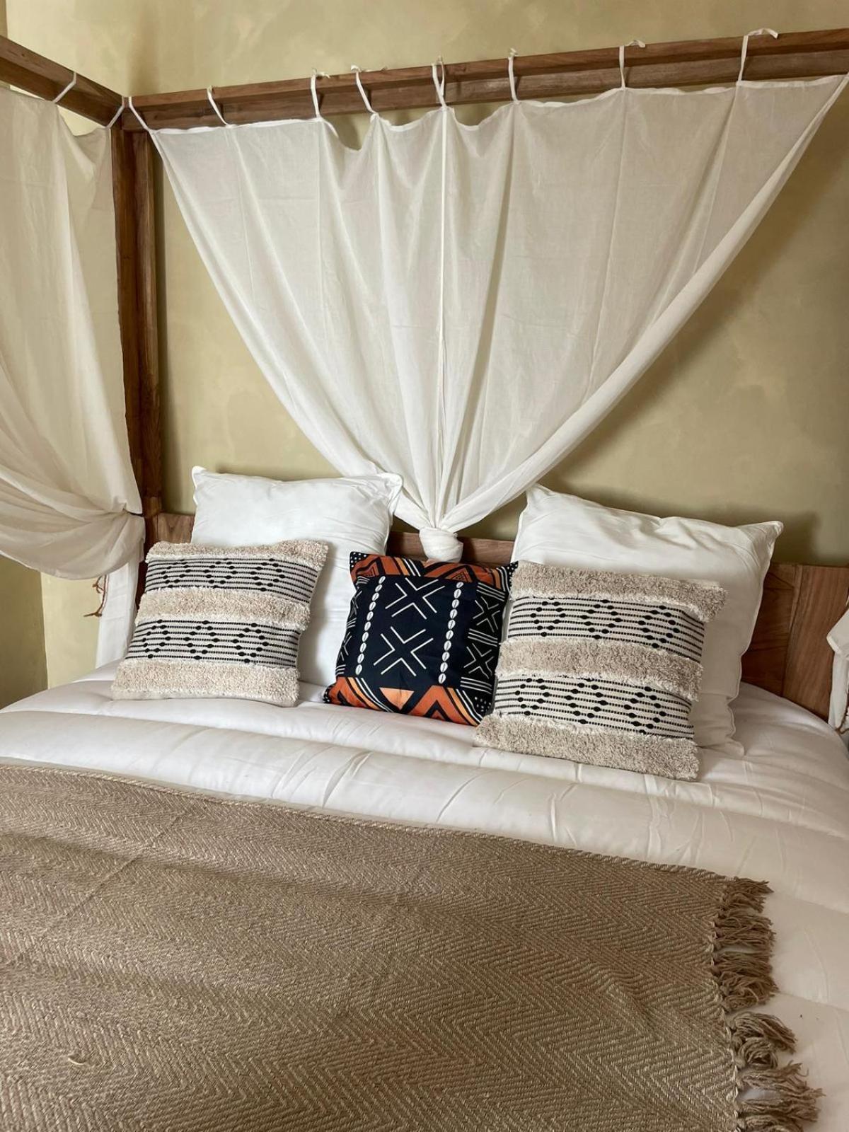 Serengeti Safari Room Sigean Exterior photo